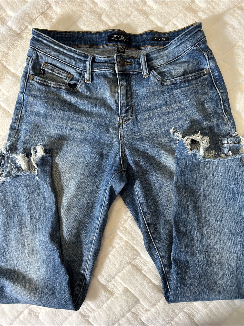 Judy Blue Women's Medium Blue Distressed Slim Fit Jeans size 9/29